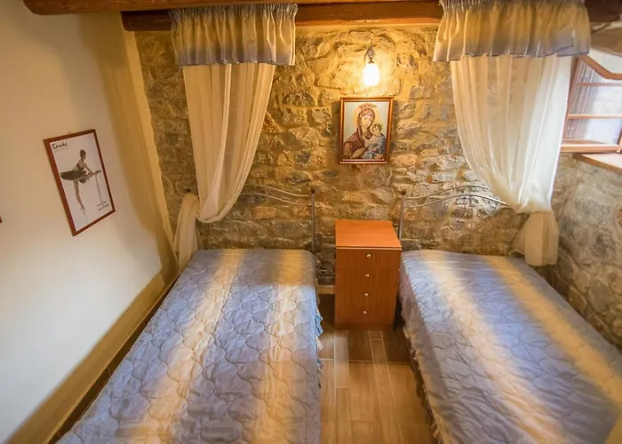 Panoraea Mountain Chalet *